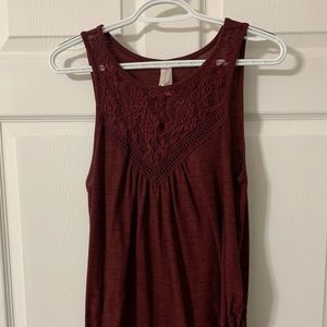 Maroon loose tank top worn design!